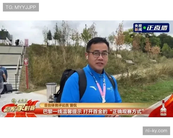 张楠晒家照，茶几那摞东西把我穷慌了