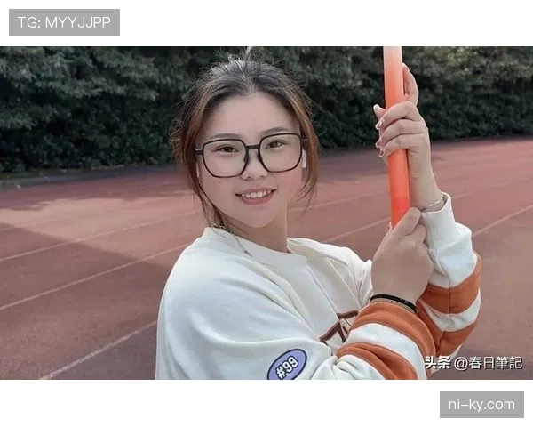 管晨辰今天穿羽绒服出门,朋友圈瞬间炸锅了? 管晨辰今天穿羽绒服出门,朋友圈瞬间炸锅了?